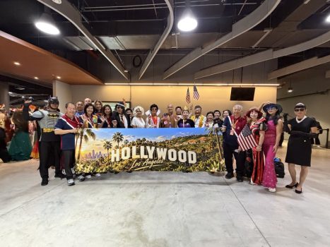 洛杉磯協會創意進場以「好萊塢(Hollywood)登巨蛋」為主題,由知行法師發想,洛杉磯佛光人集體創作完成。
