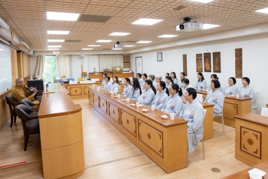 禪修釋疑時，慧軒法師鼓勵信眾善用「先以欲勾牽，後令入佛智」的善巧方便，依不同因緣接引家人與孩子親近佛法，讓佛法成為生活的一部分，實踐自利利他的人間佛教。