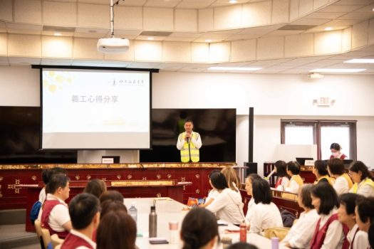錢學儉則分享，透過服務，從「小我」走向「我們」，從要求別人轉為先要求自己。