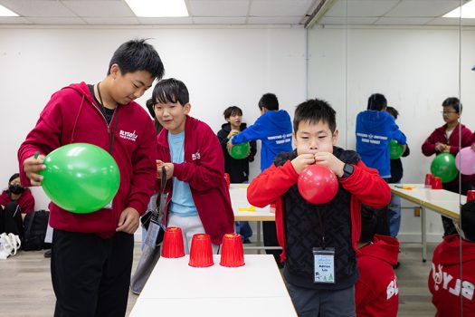 首日開營後安排破冰遊戲與分組活動,透過輕鬆有趣的互動,迅速拉近團員距離。