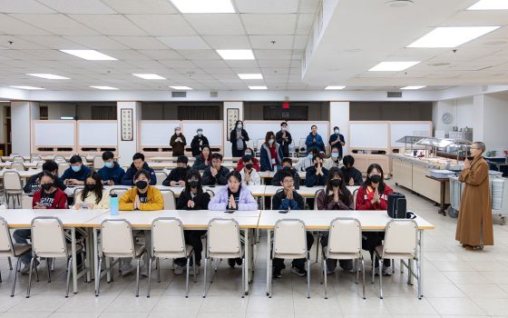 三餐於五觀堂享用自助餐。