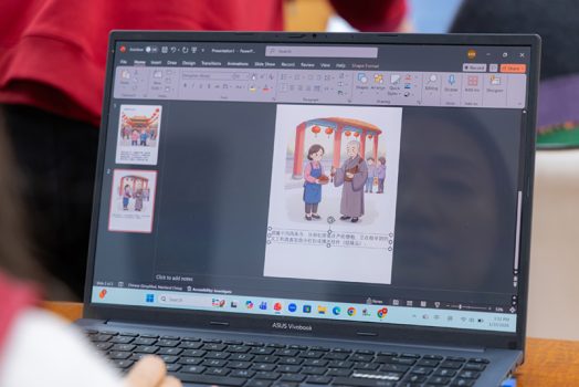學員透過AI生成的繪本文字與圖像。