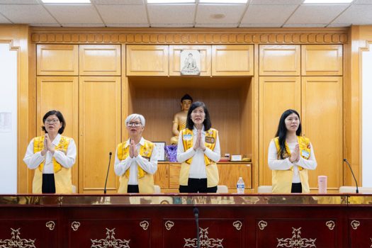 (左起)國際佛光會洛杉磯協會督導長鄭宏麟、副會長許珍蓉、會長蔡月琴、副會長王儷玲。