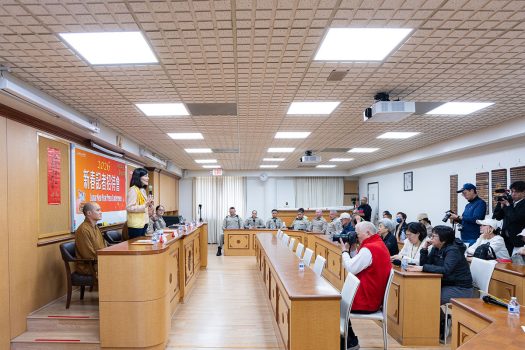 西來寺舉辦新春記者招待會，共吸引21家媒體、28位記者，以及12位警政人員與佛光人逾40人與會。