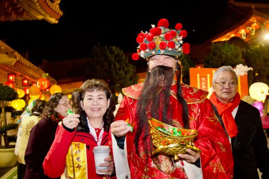 眾所期盼的財神爺登場，為活動畫下圓滿句點。