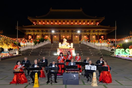 柔斯蜜分會-知青樂隊中西合璧演奏樂曲,節奏明快令聽聞者歡喜。