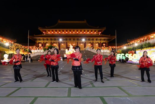 喜瑞都分會帶來應景的〈迎春花〉舞蹈表演，歡樂的舞步帶動現場氣氛。
