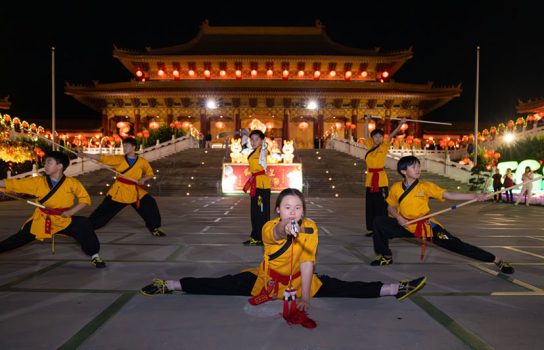 「西來小子」帶來氣勢十足的功夫表演，動作俐落、贏得滿堂喝采。