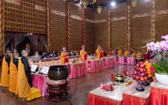 西來寺於2月28日及3月1日（農曆正月初十二、十三）舉辦「供佛齋天法會」，由住持慧東法師、慧軒法師、慧澤法師主法。