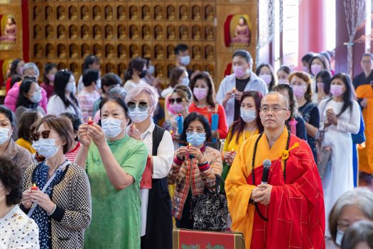 3月3日農曆正月十五元宵節，佛光山開山祖師星雲大師圓寂屆滿三周年，西來寺舉行「光明燈上燈法會」，由住持慧東法師主法。