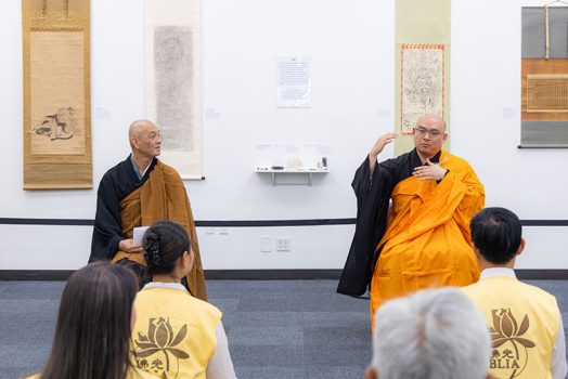 兩位法師針對與會者的提問予以回應。