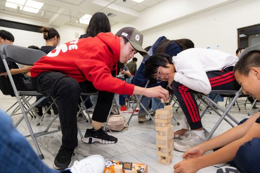 透過桌遊活動，青年們增進交流與默契，氣氛輕鬆愉快。