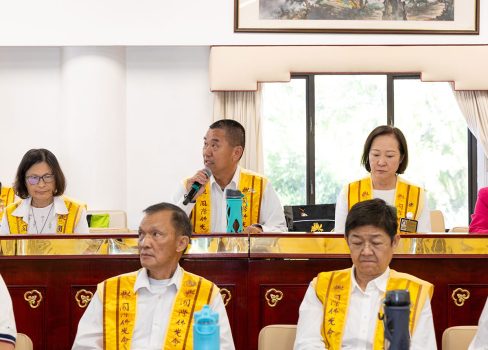 協會理事錢學儉報告：開山祖師星雲大師靈骨分燈北美洲暨「憶師恩」讚頌會在佛光人集體創作下，活動相當圓滿。