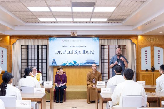 惠提爾學院（Whittier College）教授Paul Kjellberg致詞表示，課程不僅是知識學習，更是身心歷練。
