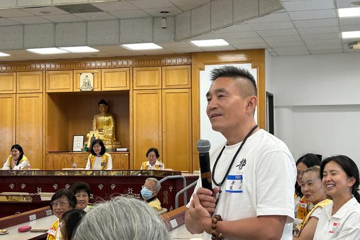在Q&A環節中,與會大眾積極發問,現場不時引發笑聲,整體學習氛圍輕鬆而歡喜。