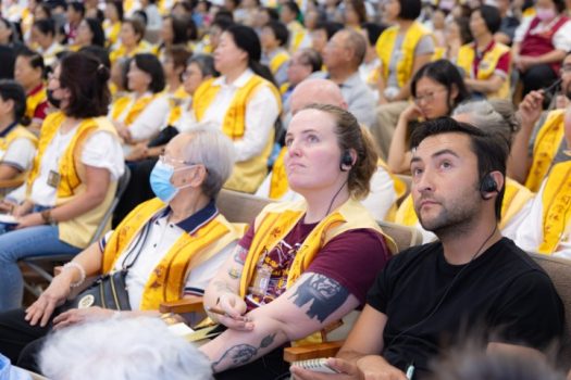 講座採英文同步翻譯,吸引不少本土人士前來聆聽。